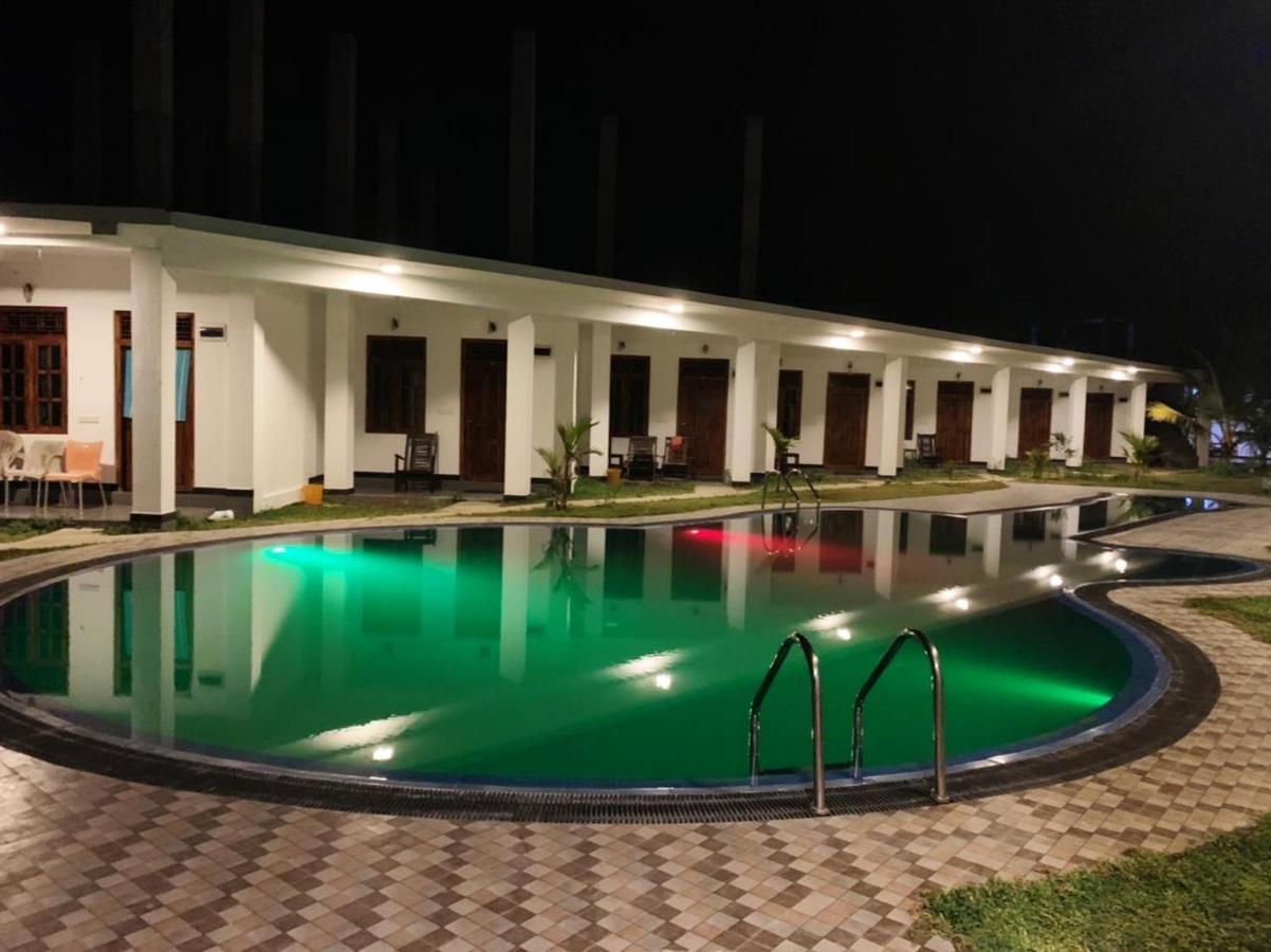 Guitar Bay Arugambay Hotel Arugam Bay Exterior photo